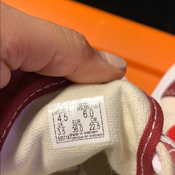 Vans - Picture 3 of 8